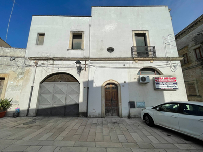 Casa indipendente con terrazzo a San Pietro Vernotico