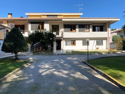 Casa indipendente con terrazzo, Castellalto castelnuovo vomano