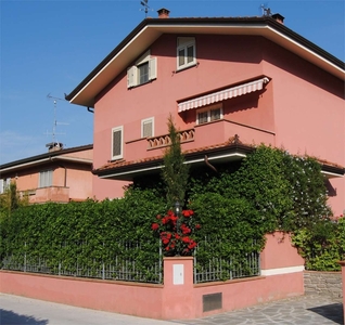 Casa indipendente in Bozzano, Massarosa, 8 locali, 2 bagni, 200 m²