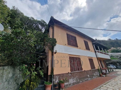 Casa indipendente in Corso Limone Piemonte 240, Ventimiglia, 4 locali