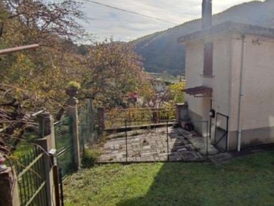 Casa indipendente in Frazione Mereta 62, Isola del Cantone, 6 locali