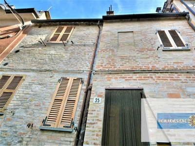 Casa indipendente in Loro Piceno Via Monte Grappa, Loro Piceno, 110 m²