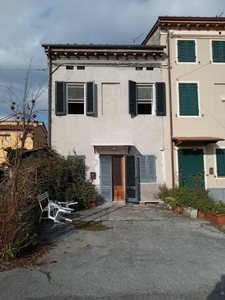 Casa indipendente in SAN CASSIANO A VICO, Lucca, 8 locali, 1 bagno