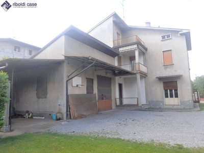 Casa indipendente in VIA ADAMELLO, Giussano, 10 locali, 1 bagno