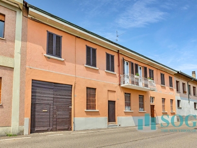 Casa indipendente in Via Alessandro Volta, Desio, 5 locali, 2 bagni