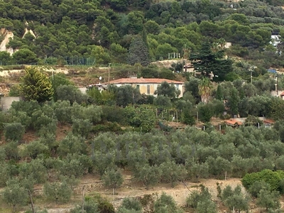 Casa indipendente in Via alle Ville 127, Ventimiglia, 15 locali