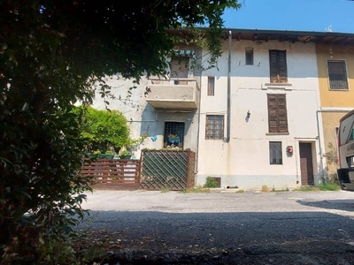 Casa indipendente in Via Alzaia Martesana 2, Gorgonzola, 4 locali