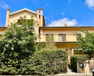 Casa indipendente in Via dell'Airone, Grosseto, 5 locali, 2 bagni