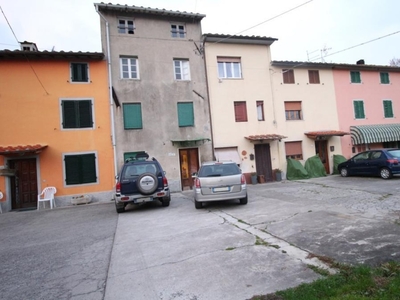 Rustico in Via di Sottomonte, Capannori, 6 locali, 1 bagno, arredato