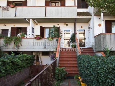Casa indipendente in VIA FRATELLI MATTEINI, Grosseto, 5 locali, 130 m²