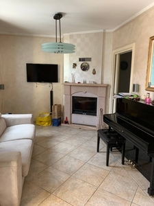 Casa indipendente in Via Prato, Pietrasanta, 5 locali, 2 bagni, 107 m²