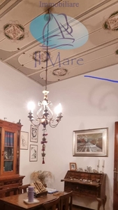 Casa indipendente in Via San Martino, Viareggio, 9 locali, 3 bagni