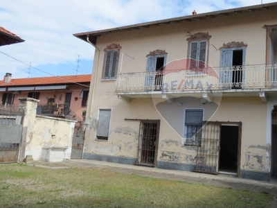 Casa indipendente in Via varese, Vanzaghello, 6 locali, 1 bagno