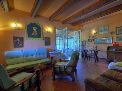 Casa semindipendente a Capoliveri, 7 locali, 3 bagni, giardino privato