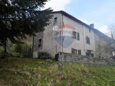 Casa semindipendente in LOCALITA' CERRETO, Bagni di Lucca, 6 locali