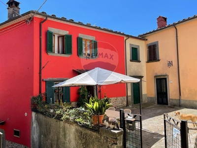 Casa semindipendente in Palleggio, Bagni di Lucca, 7 locali, 2 bagni