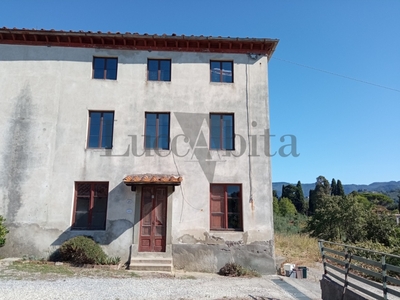 Casa semindipendente in Via della chiesa 566, Lucca, 5 locali, 2 bagni