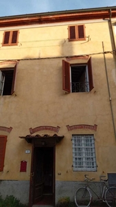 Casa semindipendente in Via Giovanni Volpi, Lucca, 5 locali, 2 bagni