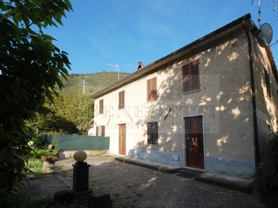 Casa semindipendente in Via Valdicastello Carducci 100, Pietrasanta