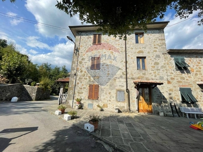 Casa semindipendente in Via vetteglia, Bagni di Lucca, 6 locali