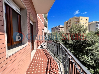Casa semindipendente in Viale G. Leopardi 157, Lecce, 7 locali, 370 m²