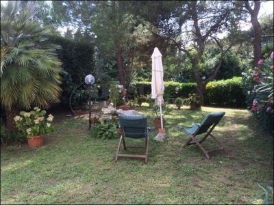 Casa singola a Livorno, 7 locali, 3 bagni, giardino privato, 240 m²