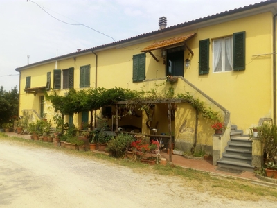 Casale a Collesalvetti, 12 locali, 4 bagni, giardino privato, 500 m²