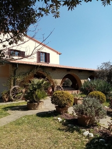 Casale a Piombino, 9 locali, 2 bagni, giardino privato, 190 m²