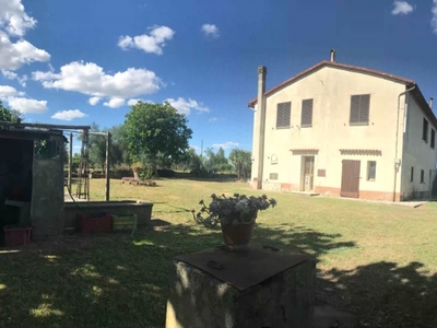 Casale a Pitigliano, 6 locali, 1 bagno, giardino privato, 650 m²