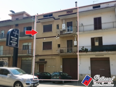 Monolocale in Via Roma, Fondi, 1 bagno, 455 m², classe energetica D