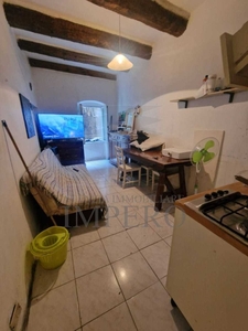 Monolocale in Vico della ronda, Ventimiglia, 1 bagno, 28 m² in vendita