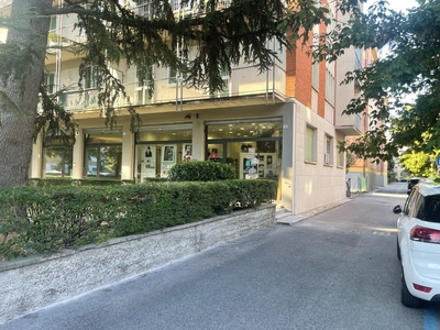 negozio a Bologna