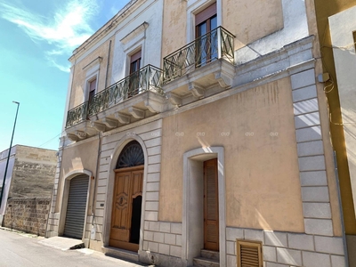 Palazzo a Collepasso, 15 locali, 4 bagni, 230 m², 1° piano, terrazzo