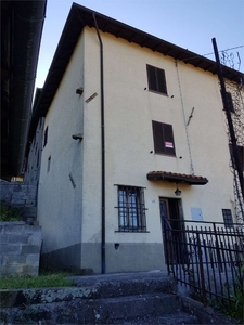 Porzione di casa a Castiglione di Garfagnana, 3 locali, 1 bagno