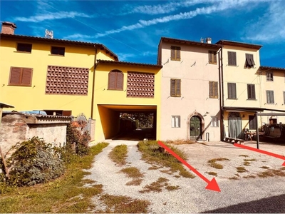 Porzione di casa in Antraccoli, Lucca, 6 locali, 1 bagno, garage