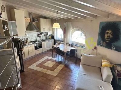 Porzione di casa in Via Goffredo Mameli snc, Bordighera, 5 locali