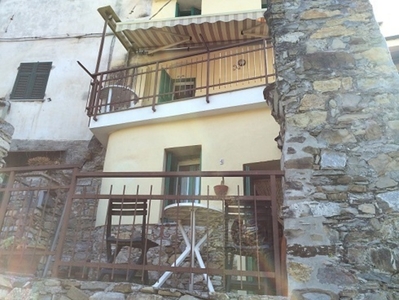 Porzione di casa in Via Mazzini, Diano San Pietro, 3 locali, arredato