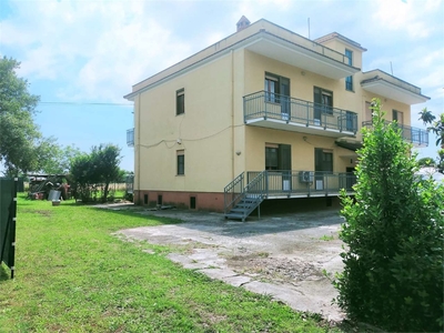 Porzione di casa in Via Piano Rosso, Cisterna di Latina, 3 locali