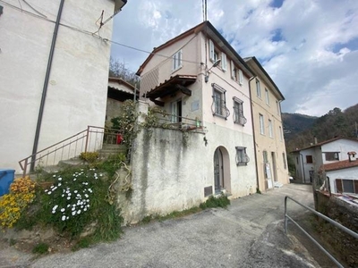 Porzione di casa in Via Solaio, Pietrasanta, 4 locali, 1 bagno, 60 m²