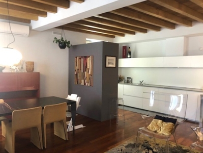 Quadrilocale a Lodi, 2 bagni, 170 m², 1° piano, ascensore in vendita