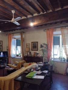 Quadrilocale a Lucca, 2 bagni, 158 m², 1° piano, classe energetica G