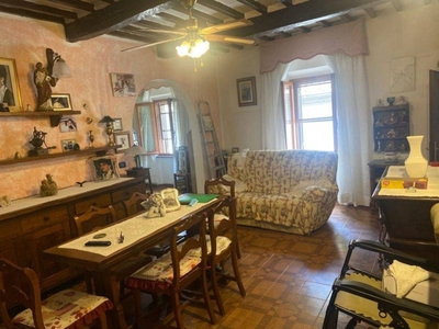 Quadrilocale a Magliano in Toscana, 1 bagno, 90 m², 1° piano