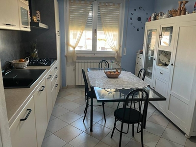 Quadrilocale a Rosignano Marittimo, 1 bagno, arredato, 75 m², 2° piano