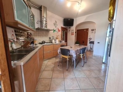 Quadrilocale a Rosignano Marittimo, 1 bagno, posto auto, 96 m²