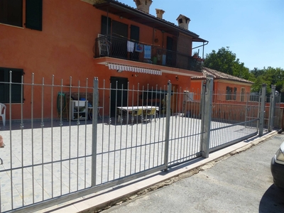 Quadrilocale a San Severino Marche, 100 m² in vendita