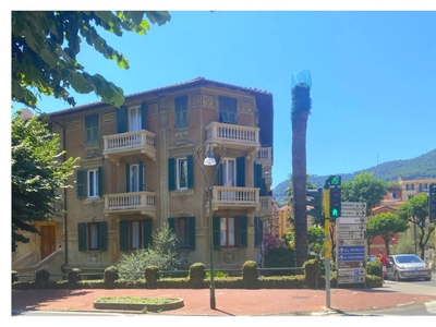 Quadrilocale a Santa Margherita Ligure, 2 bagni, arredato, 125 m²