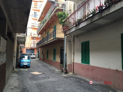 Quadrilocale in Oglio Vecchio vico primo, Messina, 1 bagno, 130 m²