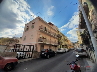 Quadrilocale in VIA DEL SANTO, Messina, 2 bagni, 110 m², 1° piano