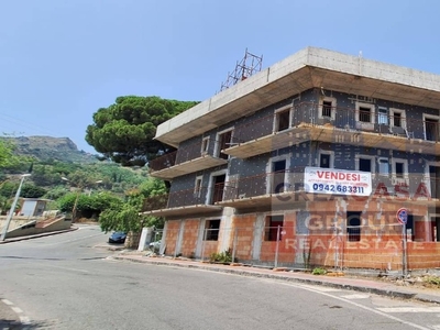 Quadrilocale in Via Erice, Giardini-Naxos, 2 bagni, 58 m², 2° piano