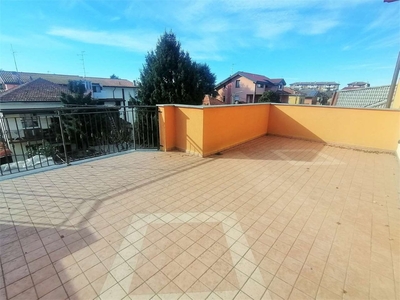 Quadrilocale in Via Pascoli, Nova Milanese, 2 bagni, garage, 193 m²